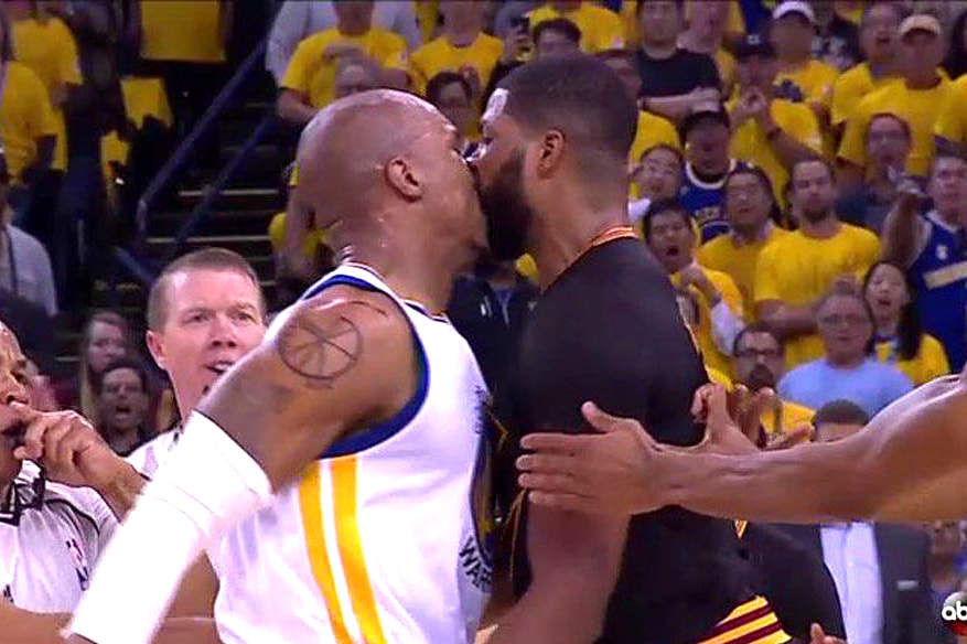 NBA 總決賽小插曲 - David West 與 Tristan Thompson 意外親吻