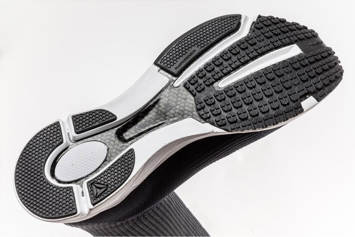 Reebok 推出全新 Sock Runner Ultraknit 鞋款
