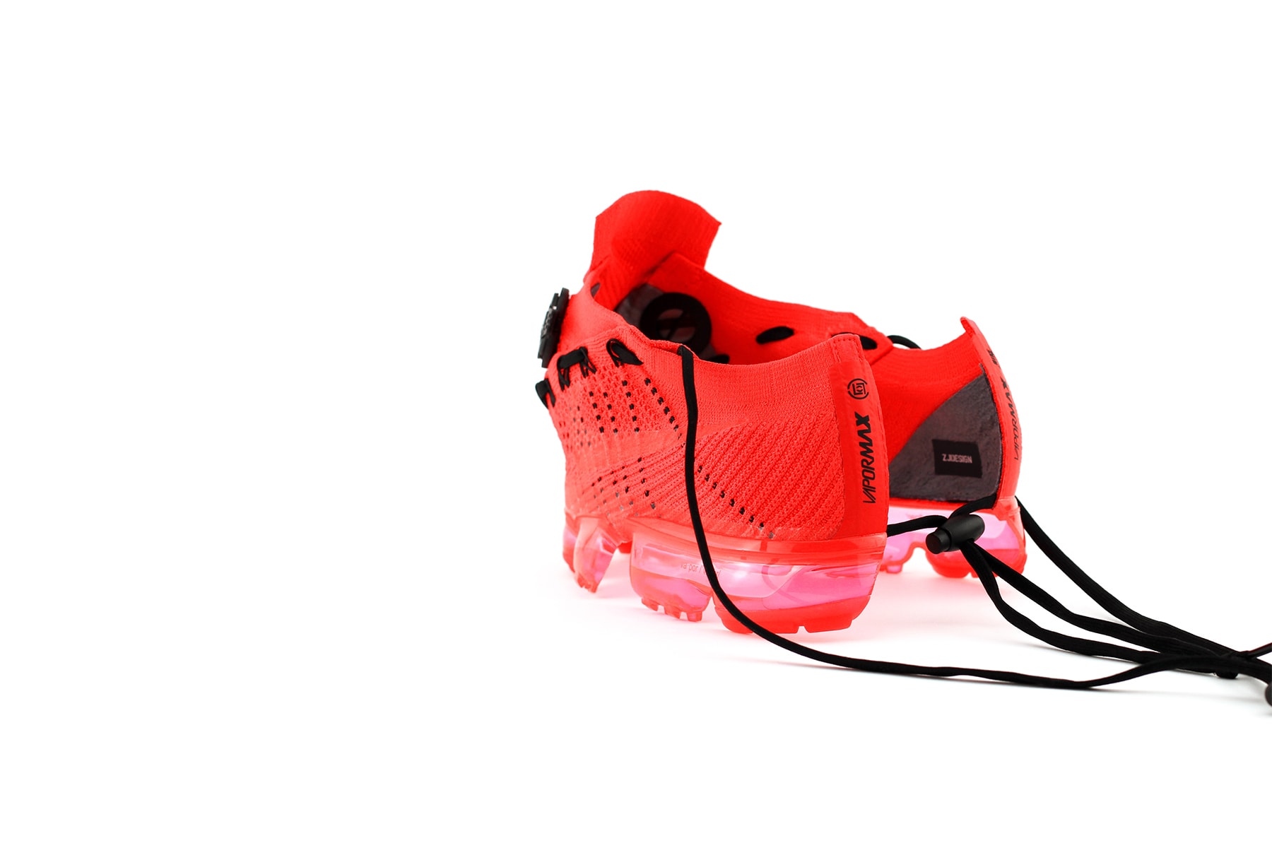 設計師王志鈞打造 CLOT x NikeLab Air VaporMax 球鞋面具