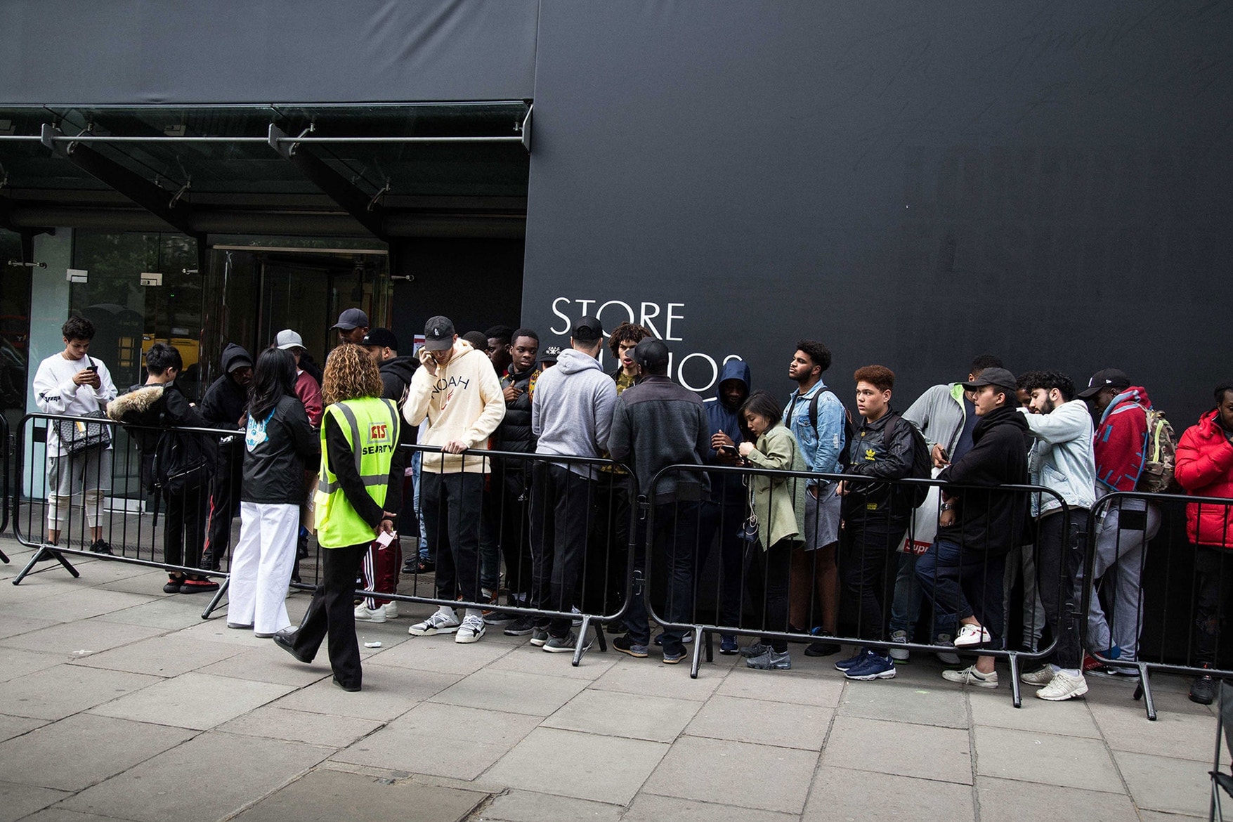 現場直擊 Supreme x Louis Vuitton 倫敦 Pop-Up 店鋪開幕盛況