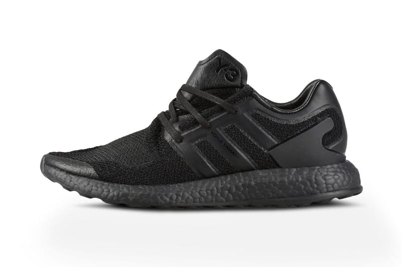 Y-3 PureBOOST 全新「Triple Black」配色正式上架