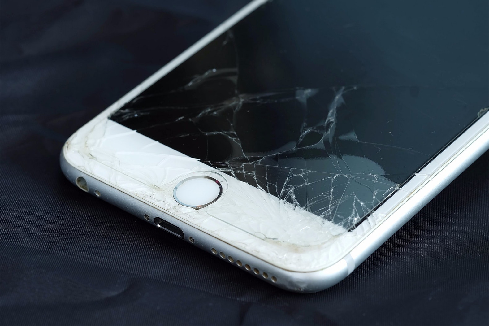 期待！Motorola 新專利揭示全新手機屏幕「自我修復」技術