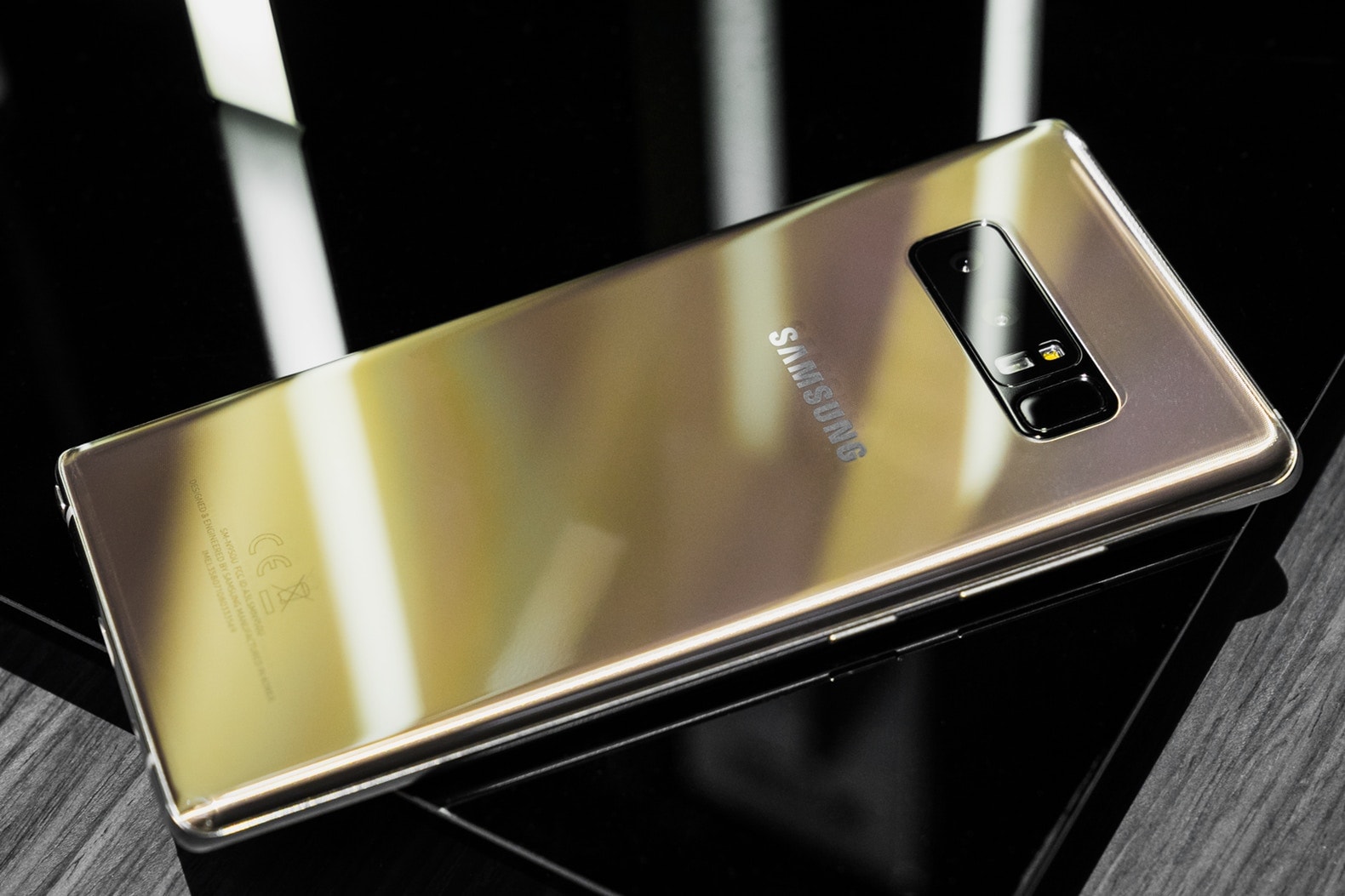 iPhone 最強對手！Samsung 正式發佈 Galaxy Note 8 旗艦智能手機