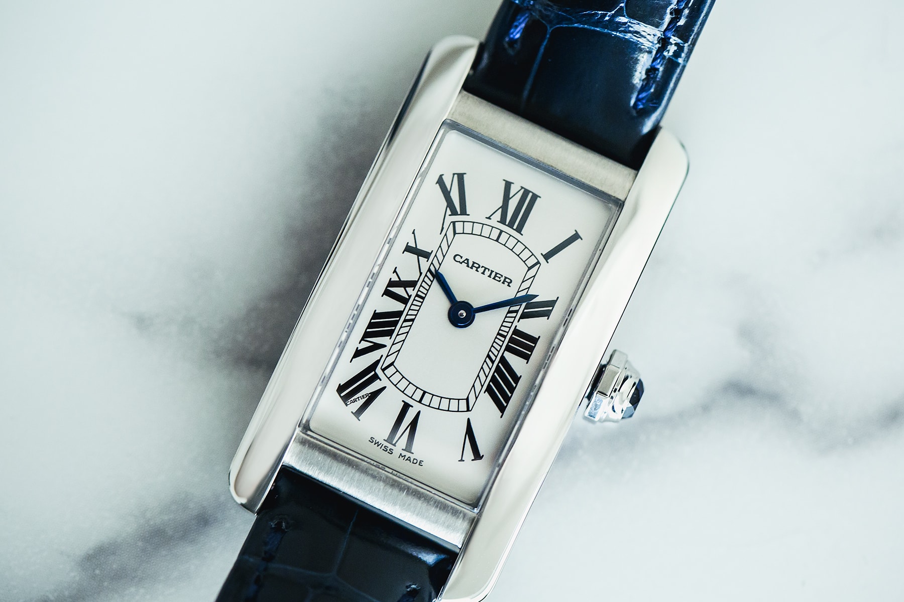 Cartier 推出 100 週年別注版 Tank 腕錶
