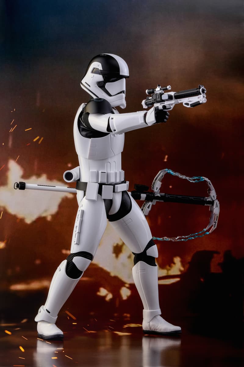 Toys"R"Us 獨佔 Hot Toys《星球大戰: 最後的絕地武士》Executioner Trooper 1:6 比例珍藏人偶