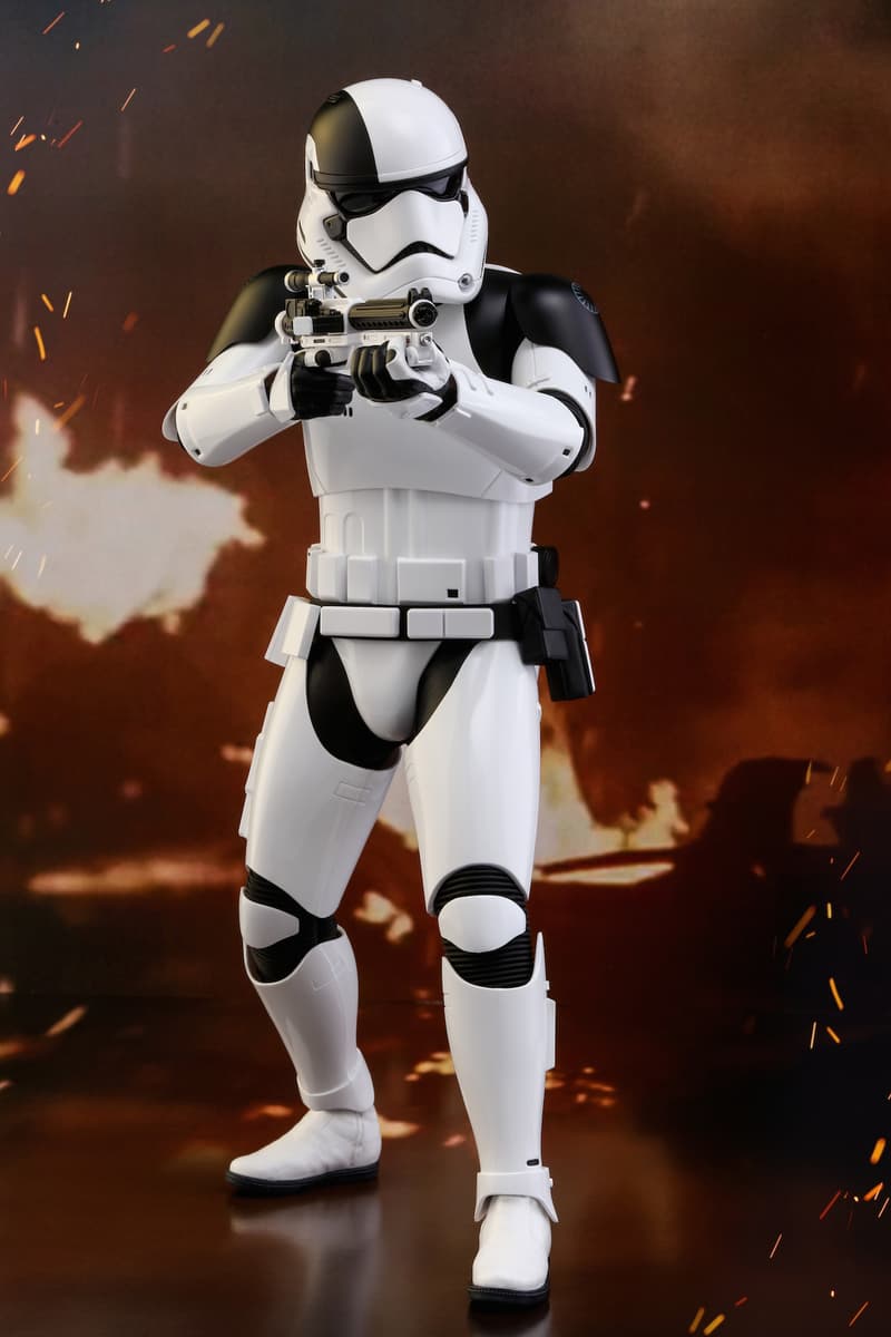 Toys"R"Us 獨佔 Hot Toys《星球大戰: 最後的絕地武士》Executioner Trooper 1:6 比例珍藏人偶