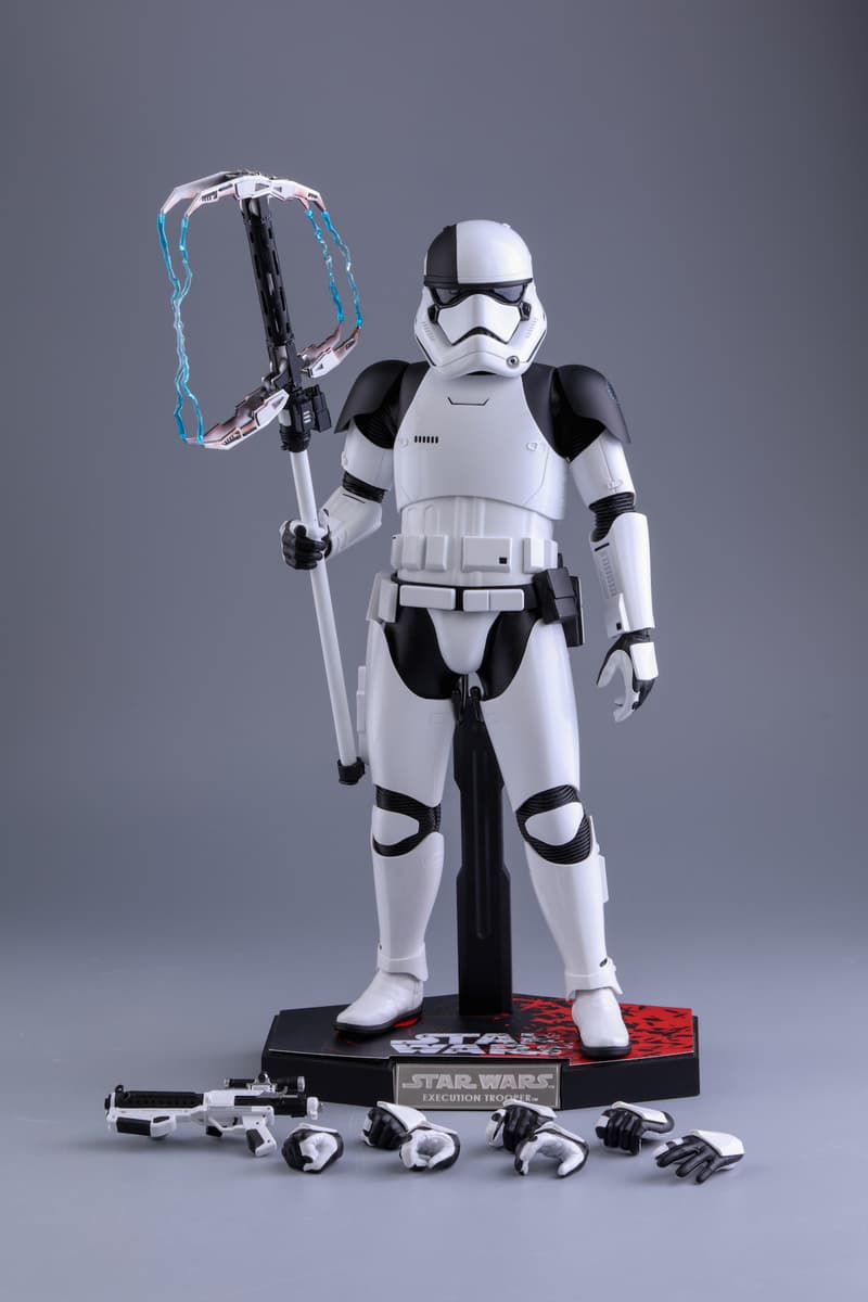 Toys"R"Us 獨佔 Hot Toys《星球大戰: 最後的絕地武士》Executioner Trooper 1:6 比例珍藏人偶