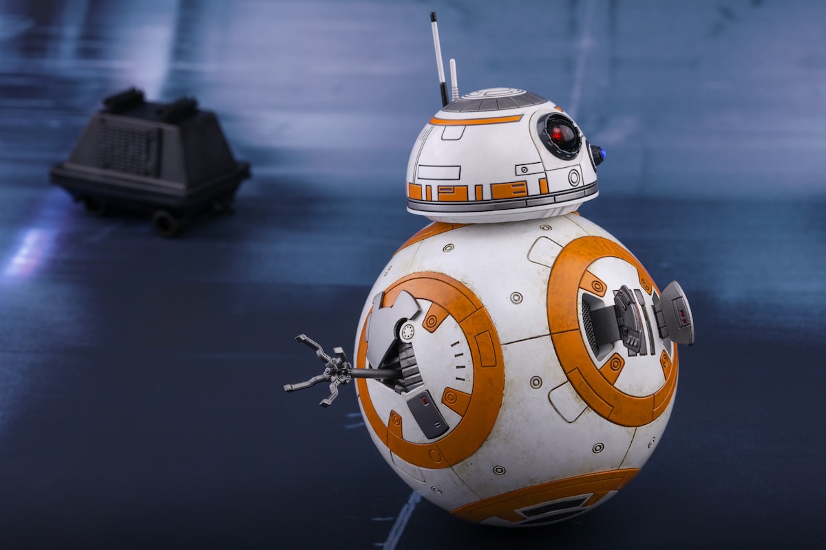 Hot Toys 最新《星球大戰: 最後的絕地武士》BB-9E 及 BB-8 1:6 比例珍藏套裝登場