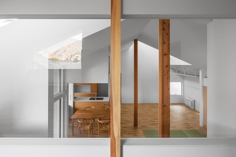 揉合傳統與現代設計的日本家屋「大上の家 / House in Ohue」