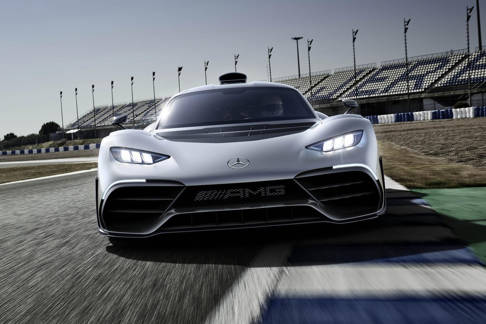 內置 F1 引擎！Mercedes-AMG Project One 超級跑車驚艷亮相