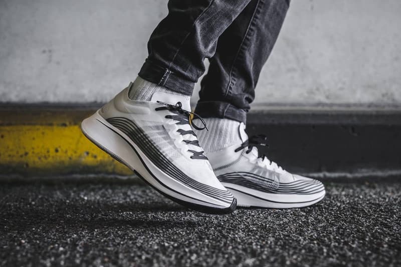 近賞 NikeLab Zoom Fly SP 全新黑白配色