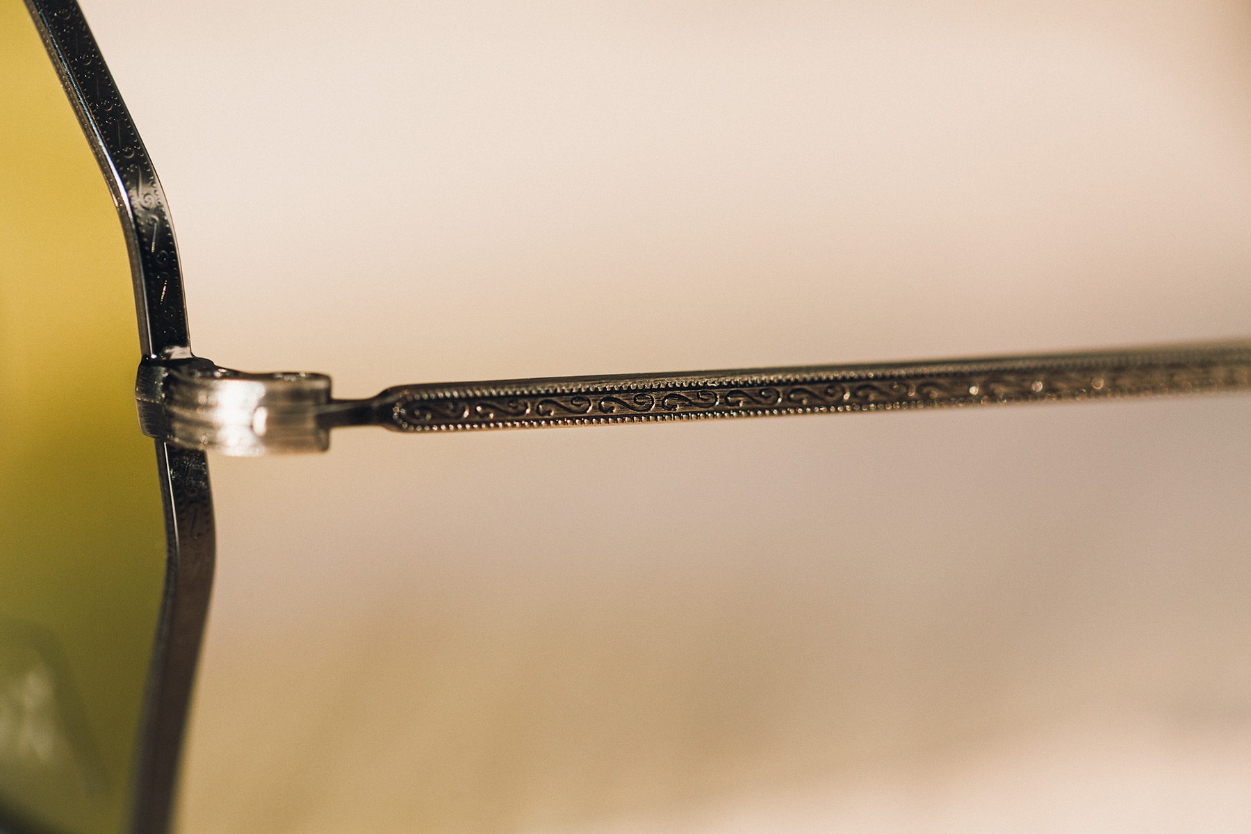 TVR 推出全新「TVR517」復古八角形眼鏡系列