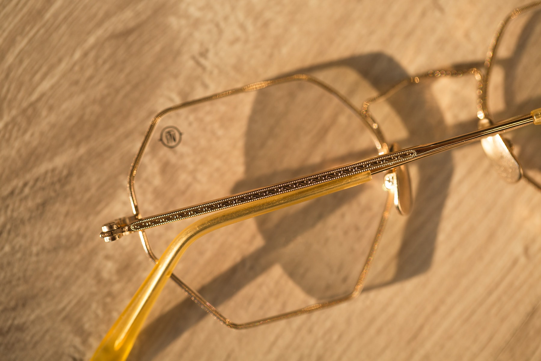 TVR 推出全新「TVR517」復古八角形眼鏡系列