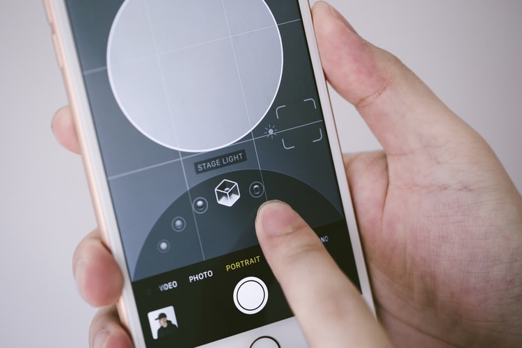 Apple 發佈 iPhone 8 Plus 全新人像拍攝效果宣傳影片