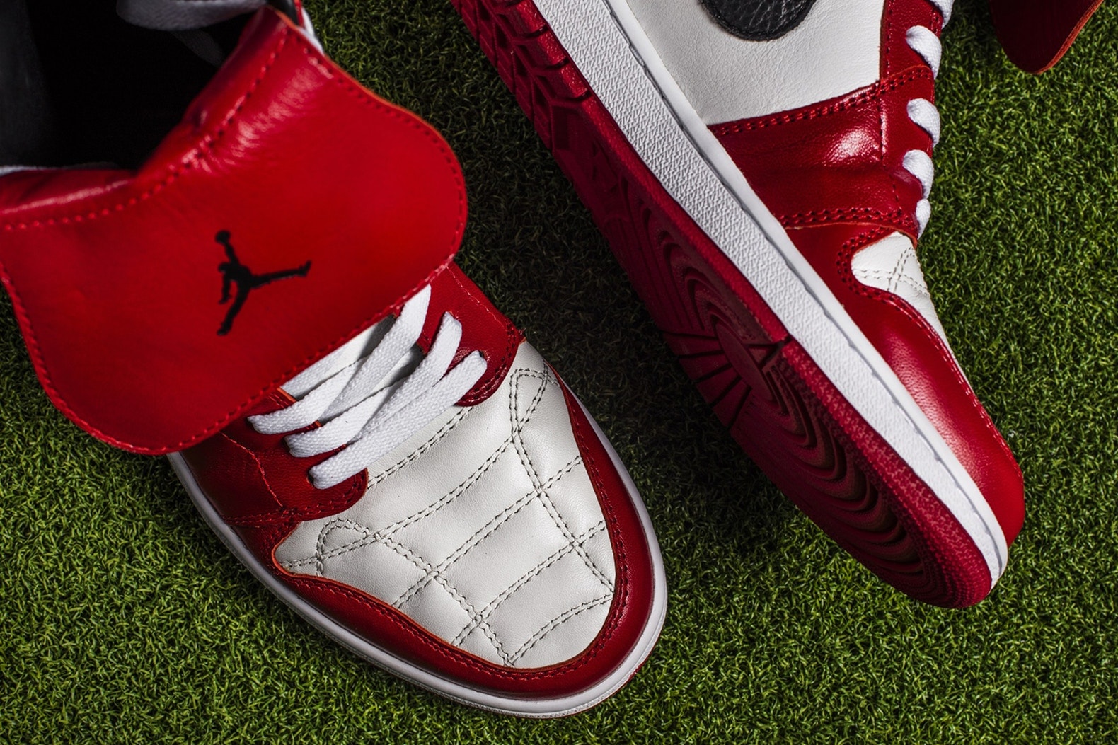 The Shoe Surgeon 打造全新 Air Jordan 1 x Nike Tiempo 客製鞋款