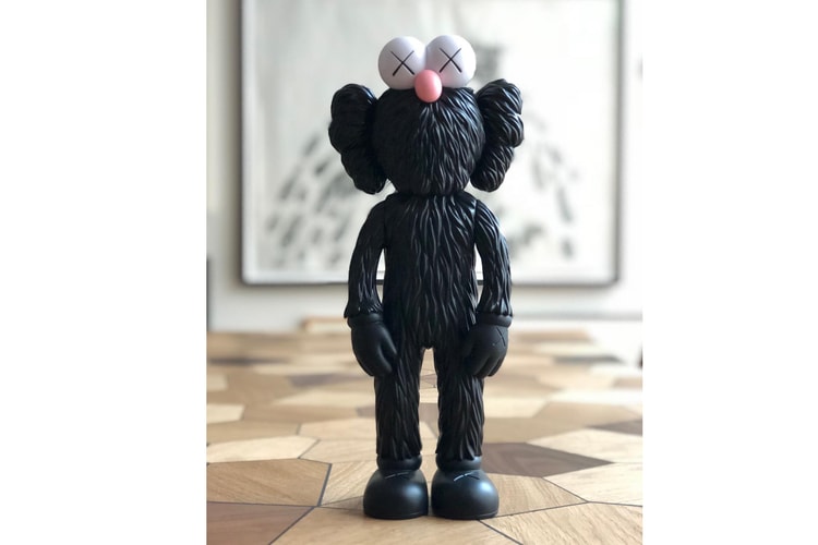 KAWS 宣佈全新「KAWS:BFF」搪膠公仔將於本月登場