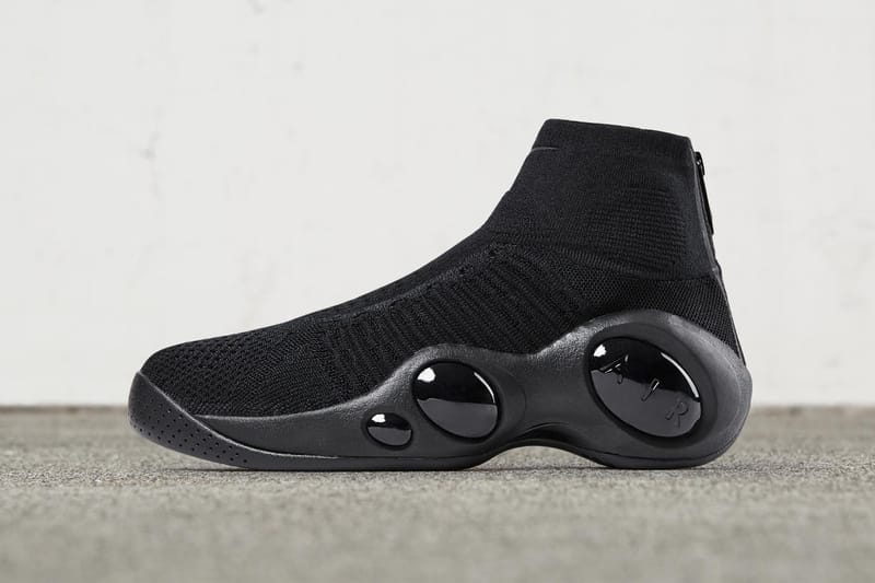 Nike Flight Bonafide 全新「Triple Black」配色正式上架