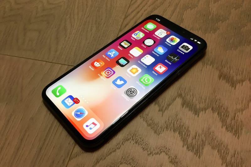 外國用家以取巧手法解決 iPhone X 的「劉海」問題