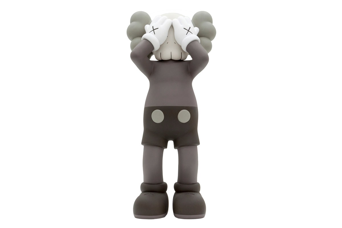 KAWS「At This Time」Companion 銅像正在拍賣當中