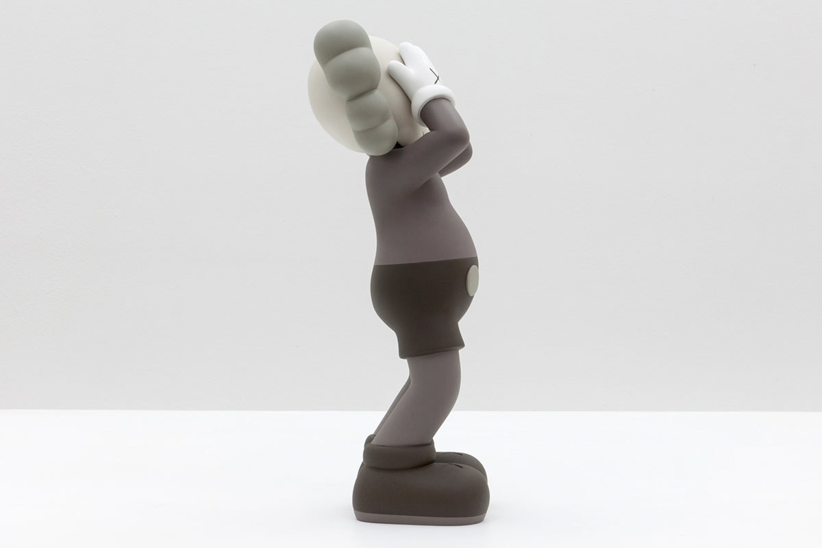 KAWS「At This Time」Companion 銅像正在拍賣當中