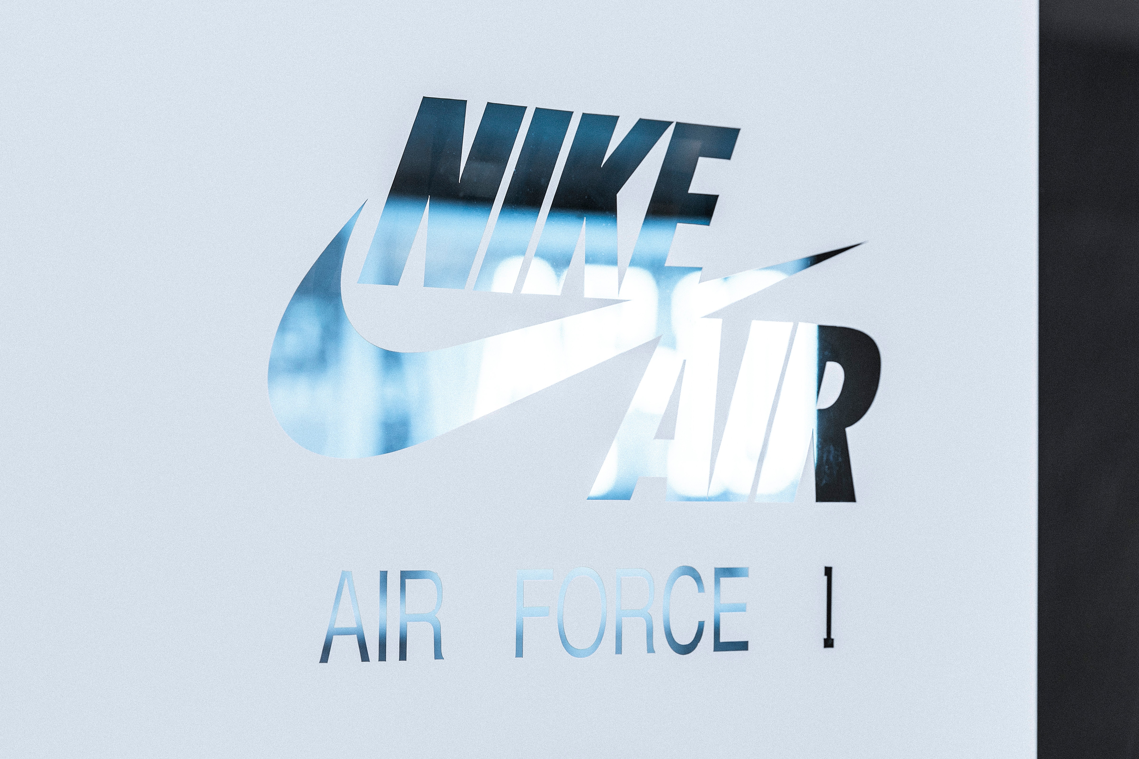 走進 Nike AF-100 在 LANDMARK 開設的期間限定展覽
