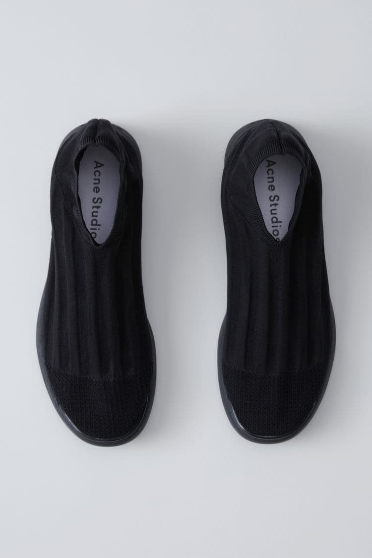 Acne Studios 全新 Sock Sneaker 系列登場