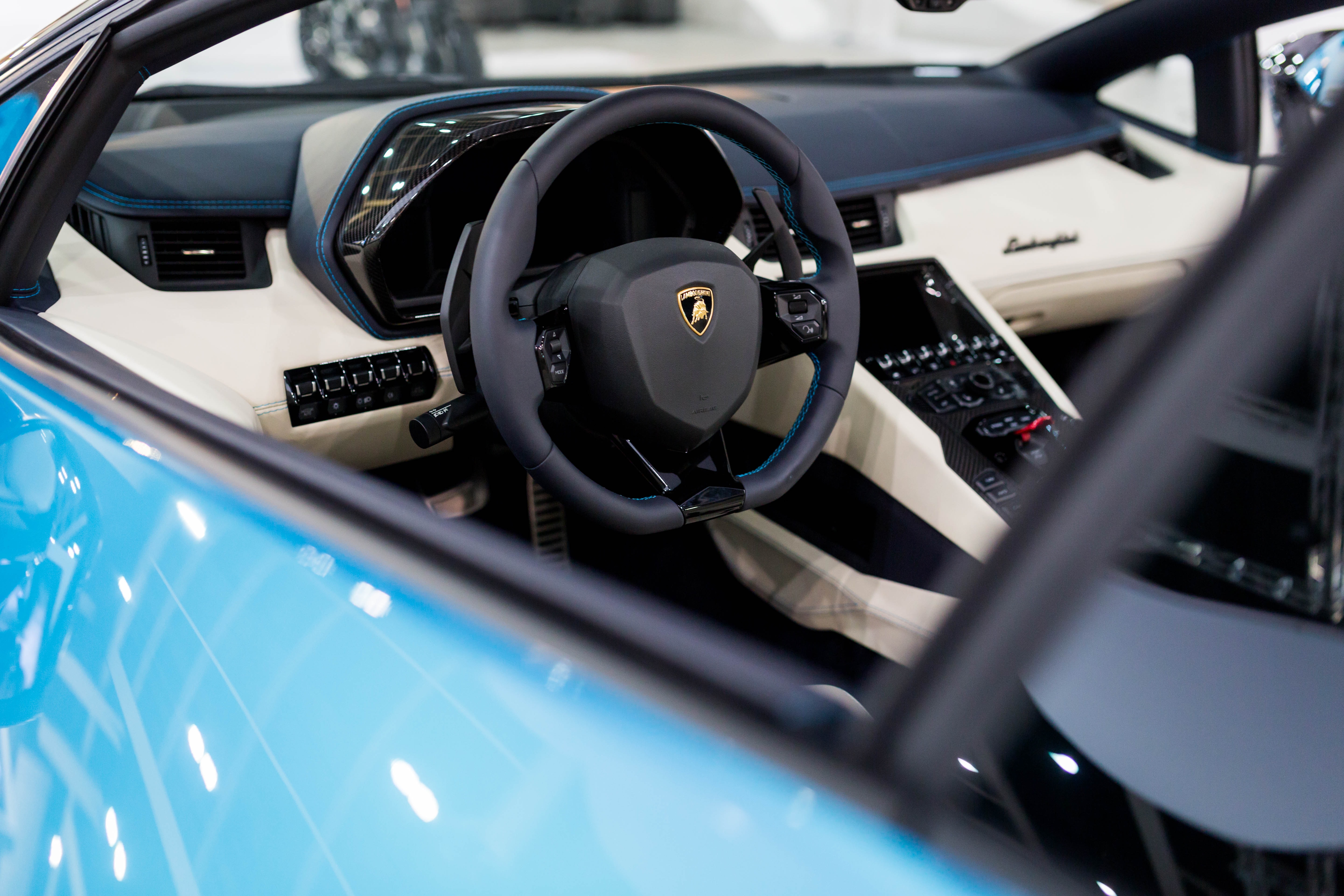 Lamborghini Aventador S 敞篷版率先於香港亮相