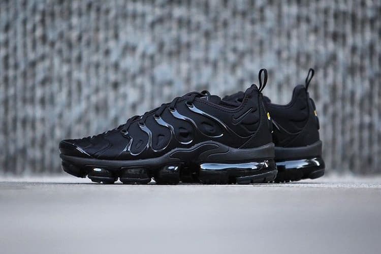 率先近賞 Nike 全新跑鞋 Air VaporMax Plus「Triple Black」配色