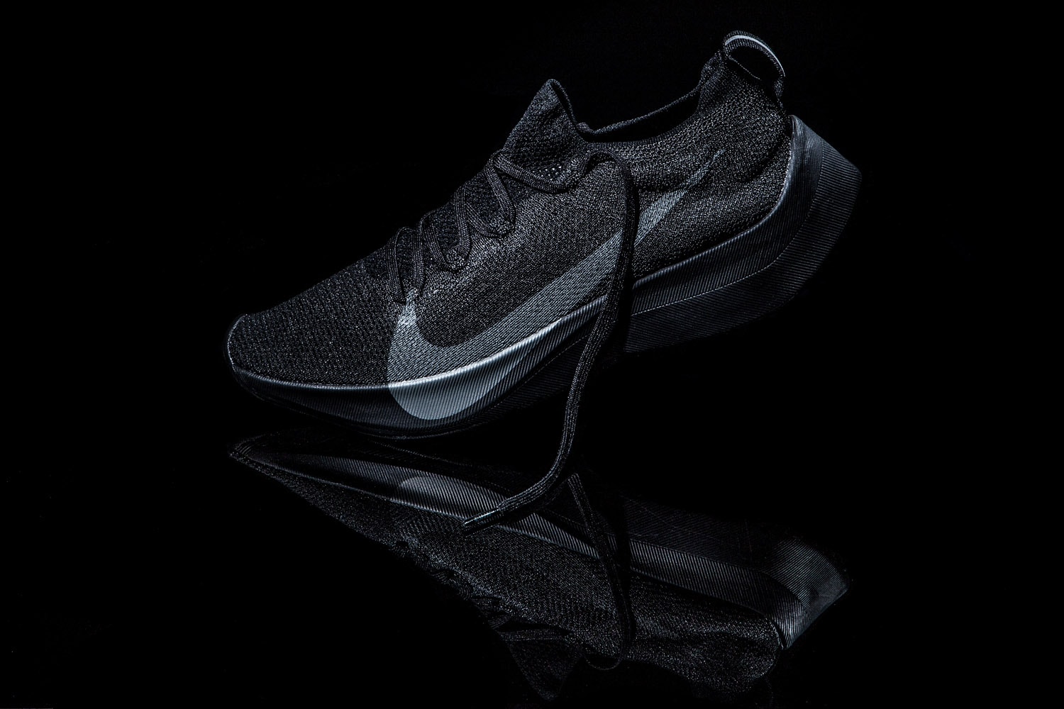 Nike 全新跑鞋 Zoom Vapor Street Flyknit「Triple Black」正式上架