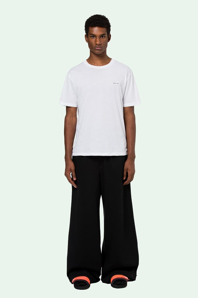Off-White™ 推出售價約 $500 美元的打底 T-Shirt 套裝