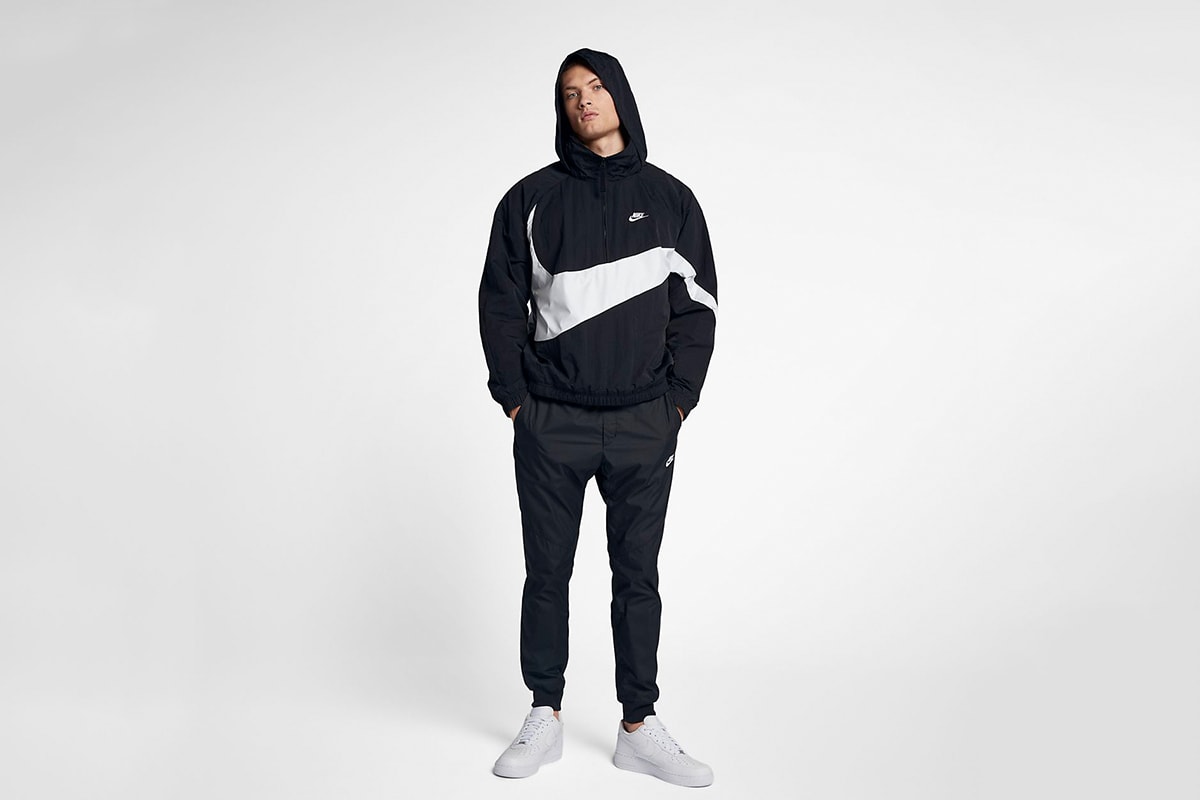 Nike 推出超大 Swoosh Logo Anorak Jacket