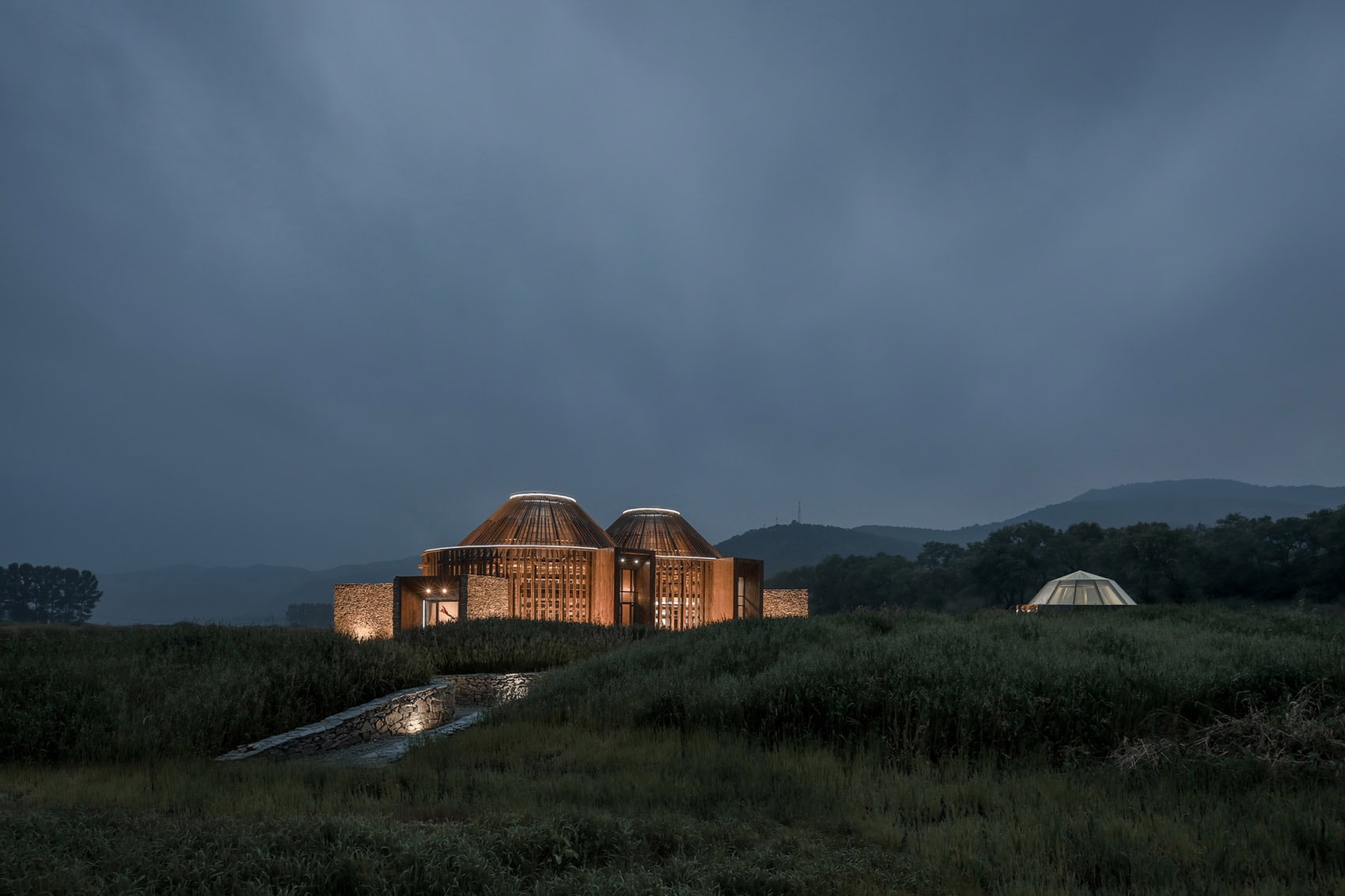 吳彥祖參與設計！蒙古包揉合現代建築美學之「木蘭坊」