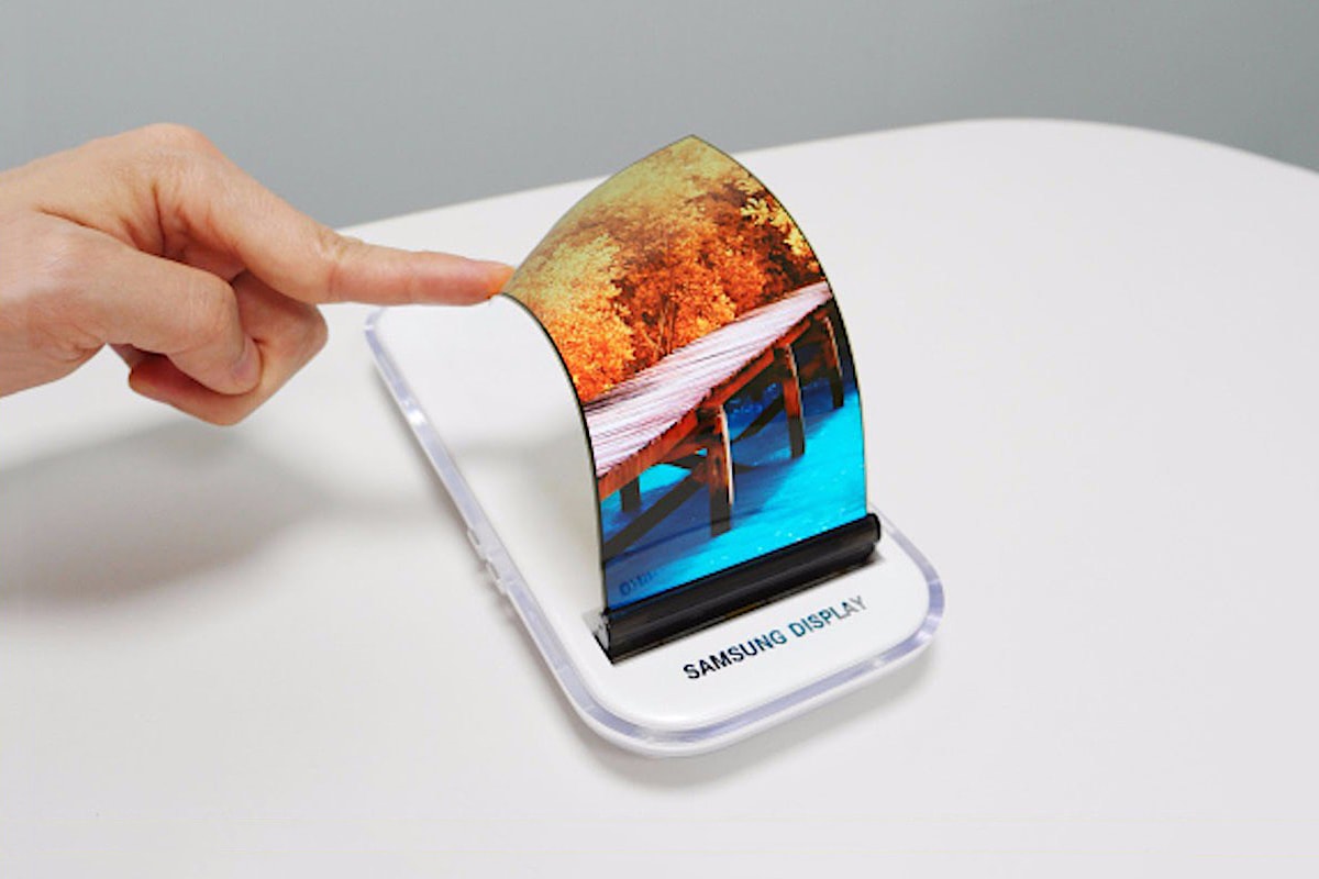 Samsung 首款可折疊屏幕手機 Galaxy X 將推遲至明年登場