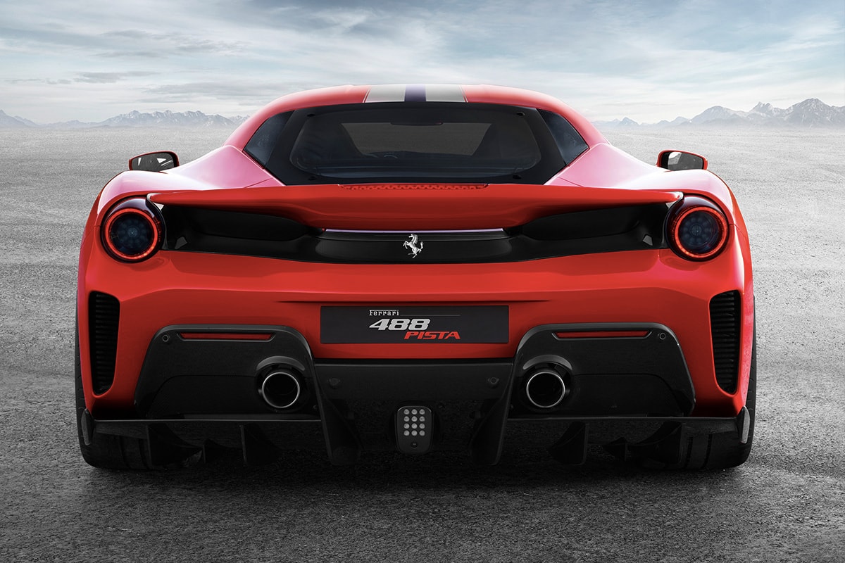 Ferrari 正式发布 488 Pista 新款跑车