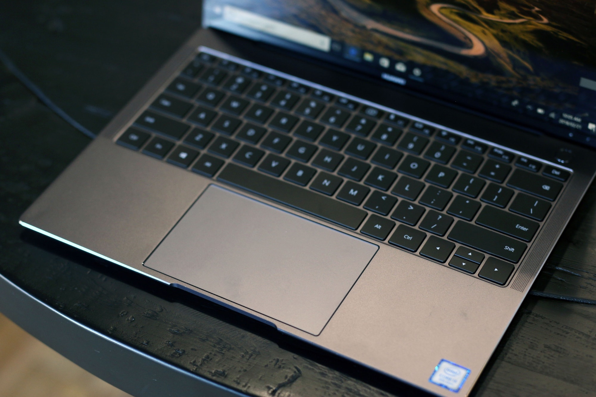 Huawei 發佈全球首款「全面屏」筆記本電腦 MateBook X Pro