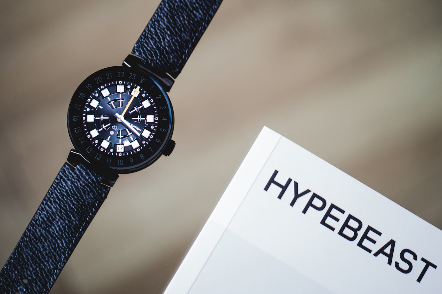 Louis Vuitton 為智能手錶 Tambour Horizon 推出全新 CNY 錶盤設計