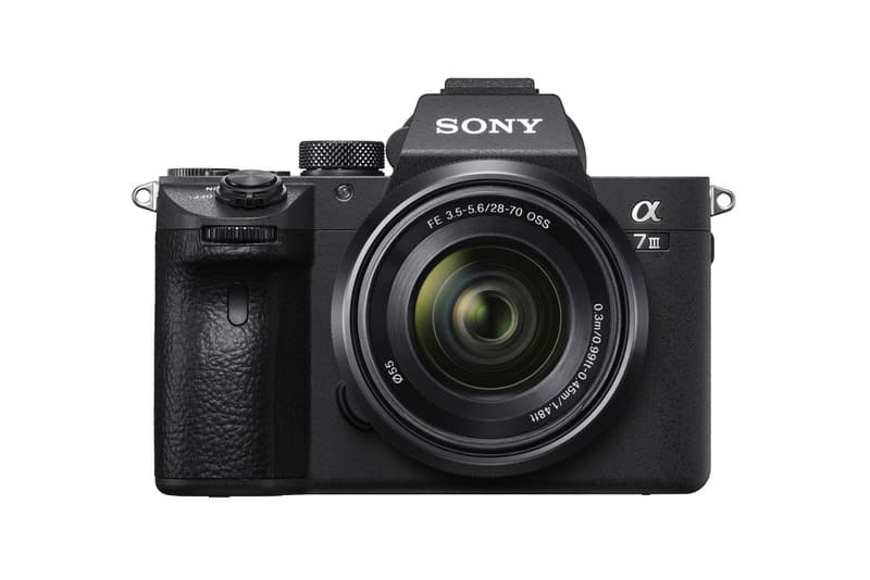 SONY 发布超长續航無反相機 A7 III