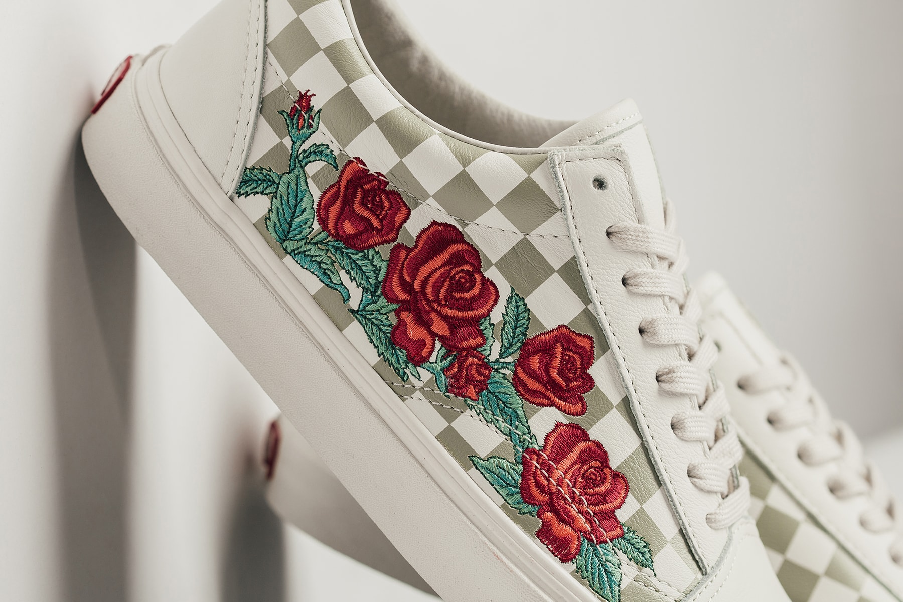 Vans 2018 春夏全新「Rose Embroidery」系列