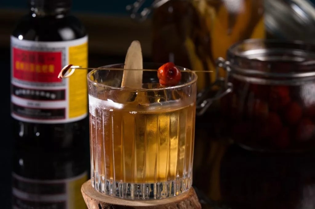 The Keefer Bar 推出以川貝枇杷膏調製的雞尾酒