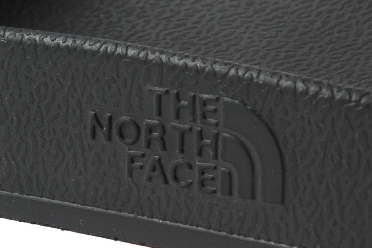 The North Face x BEAMS 全新联名拖鞋登场