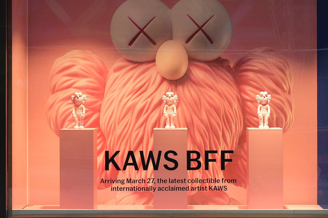 粉色版「KAWS: BFF」搪膠公仔將於下周正式發售