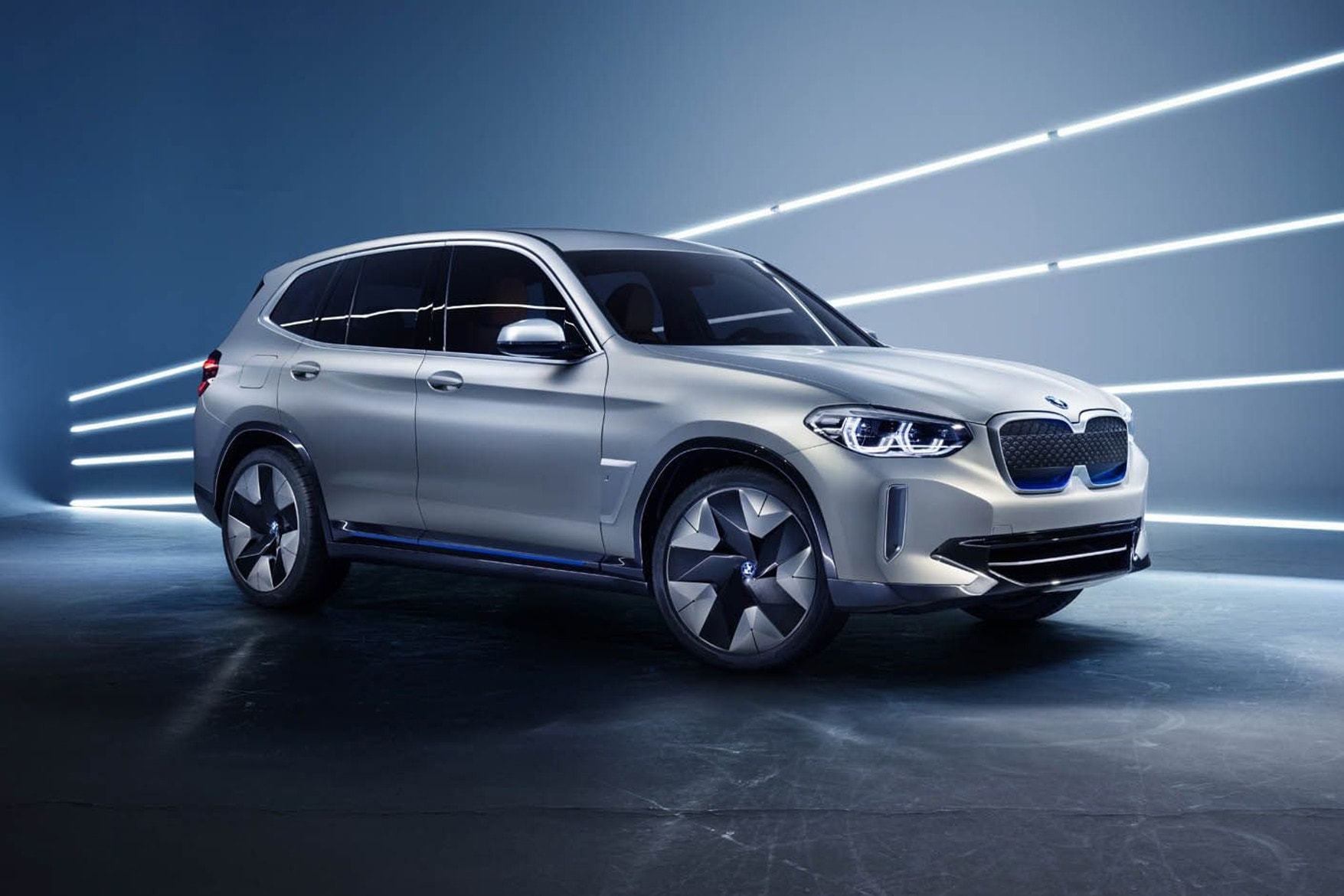 BMW 發佈全新電動概念車 iX3 