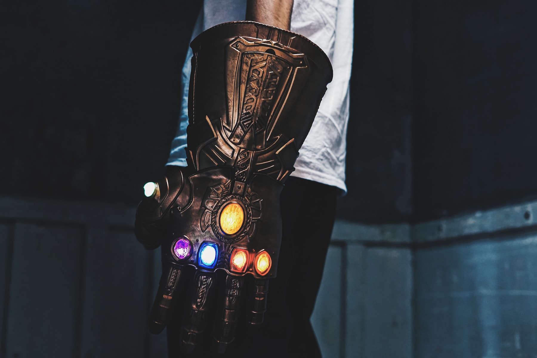 率先實測《Avengers: Infinity War》終極武器 Infinity Gauntle 無限手套