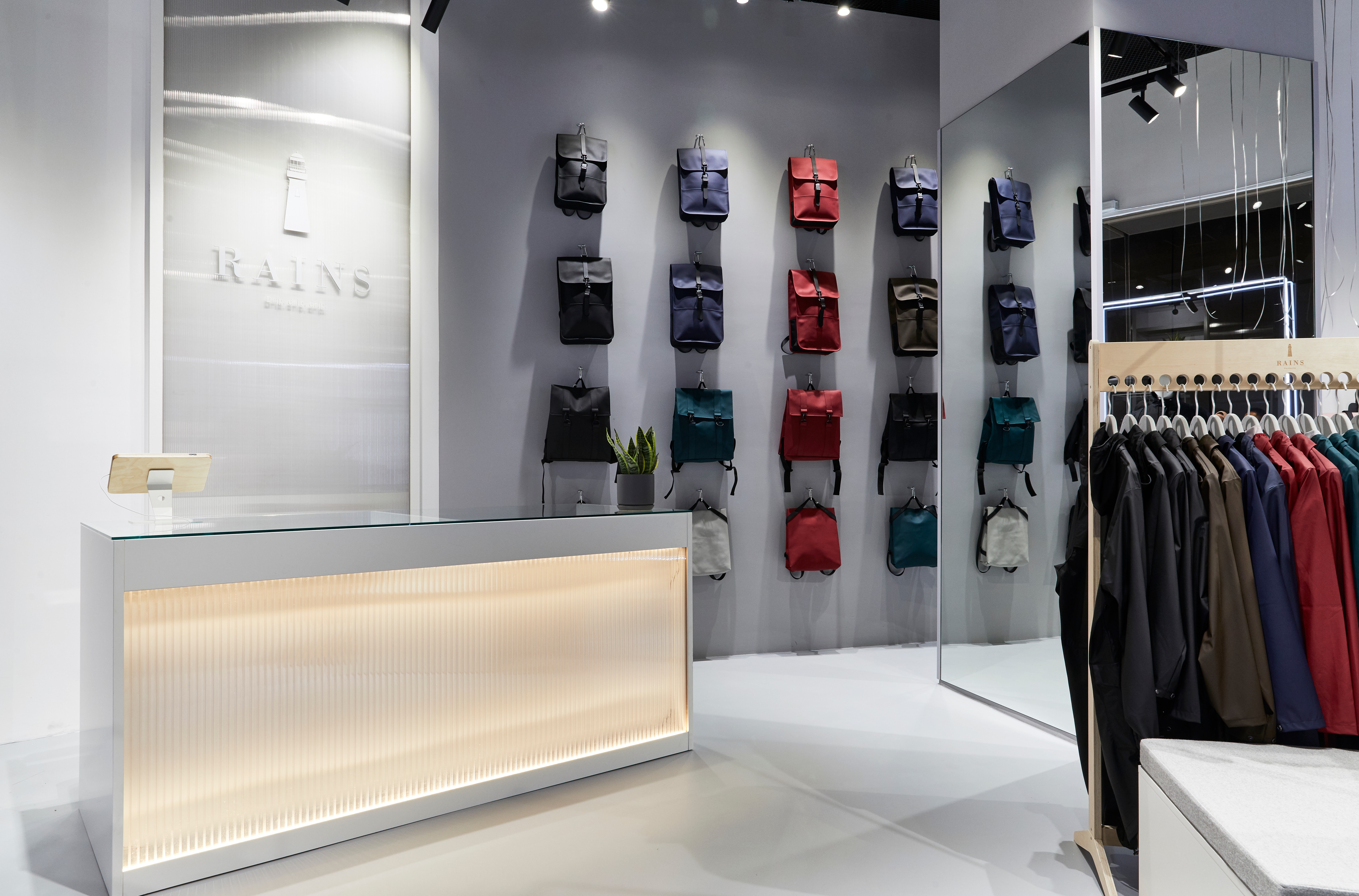 丹麦时装雨衣品牌 Rains 开设首家亚洲门店