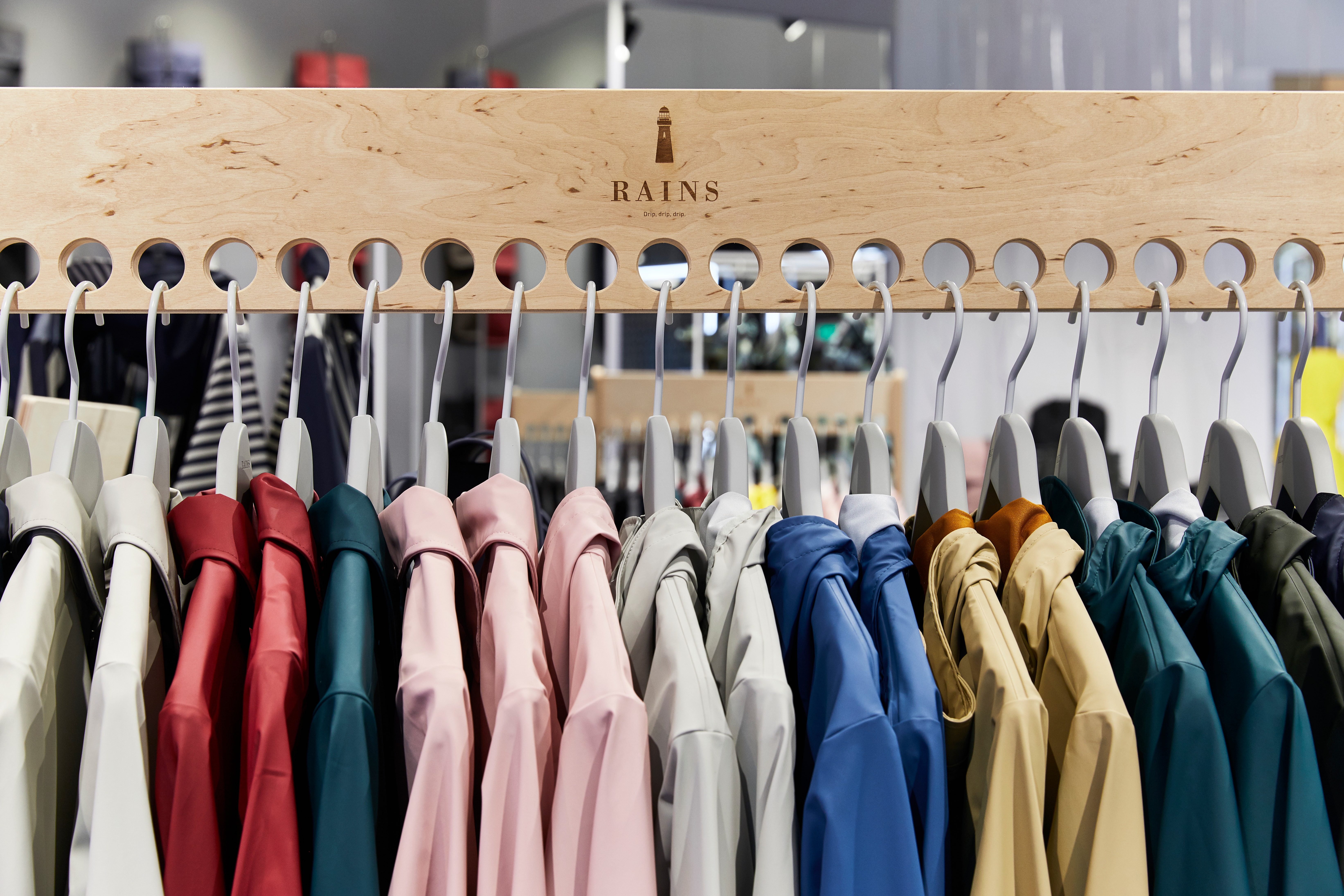 丹麦时装雨衣品牌 Rains 开设首家亚洲门店