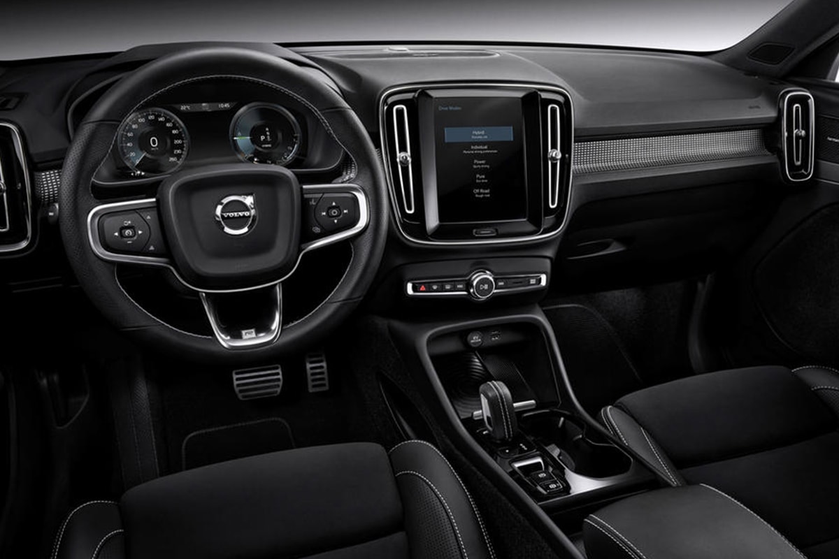 Volvo 為「年度車王 」XC40 推出全新油電混合動力版