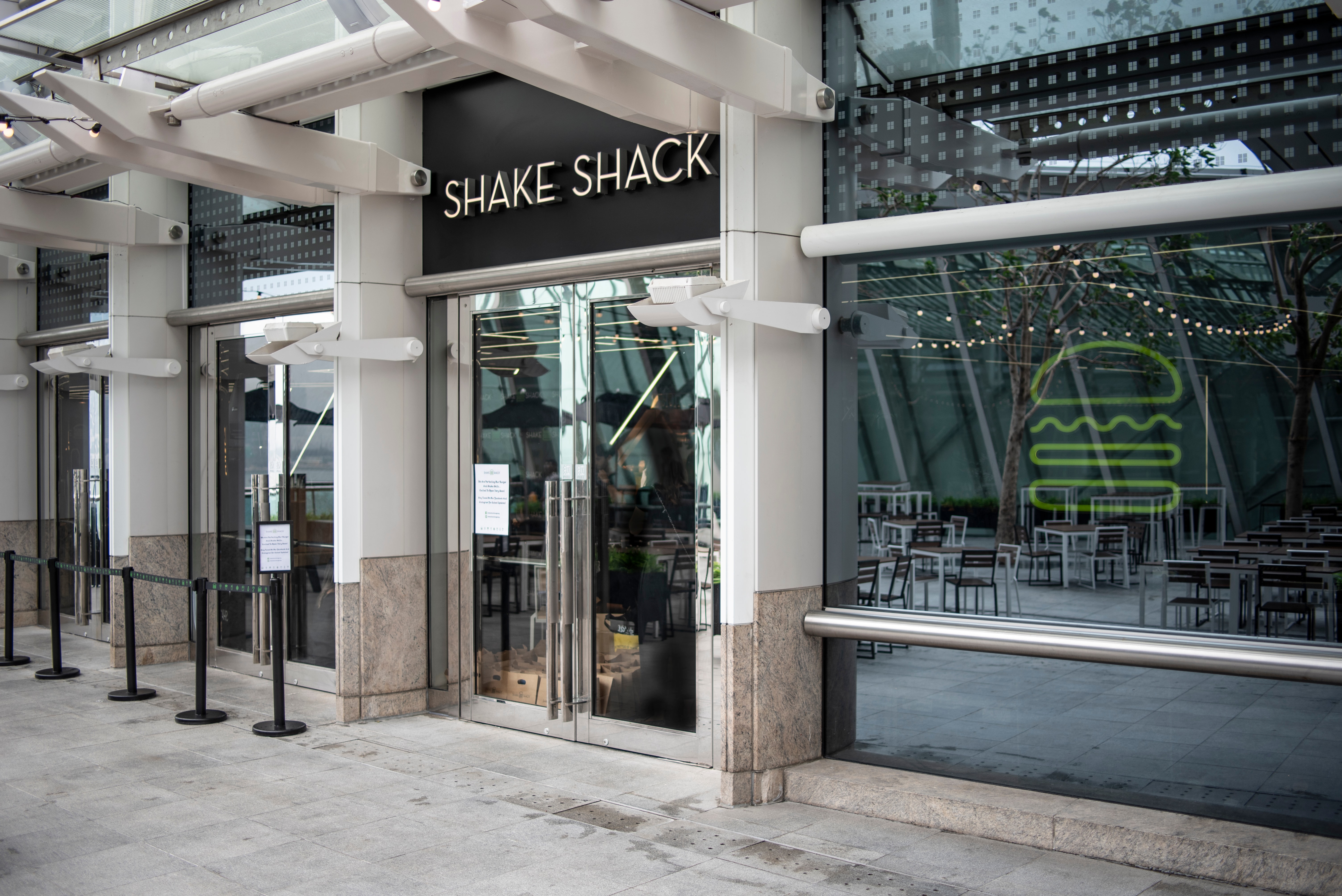 HYPEBEAST Eats... 美國超人氣連鎖漢堡店 Shake Shack 正式登陸香港