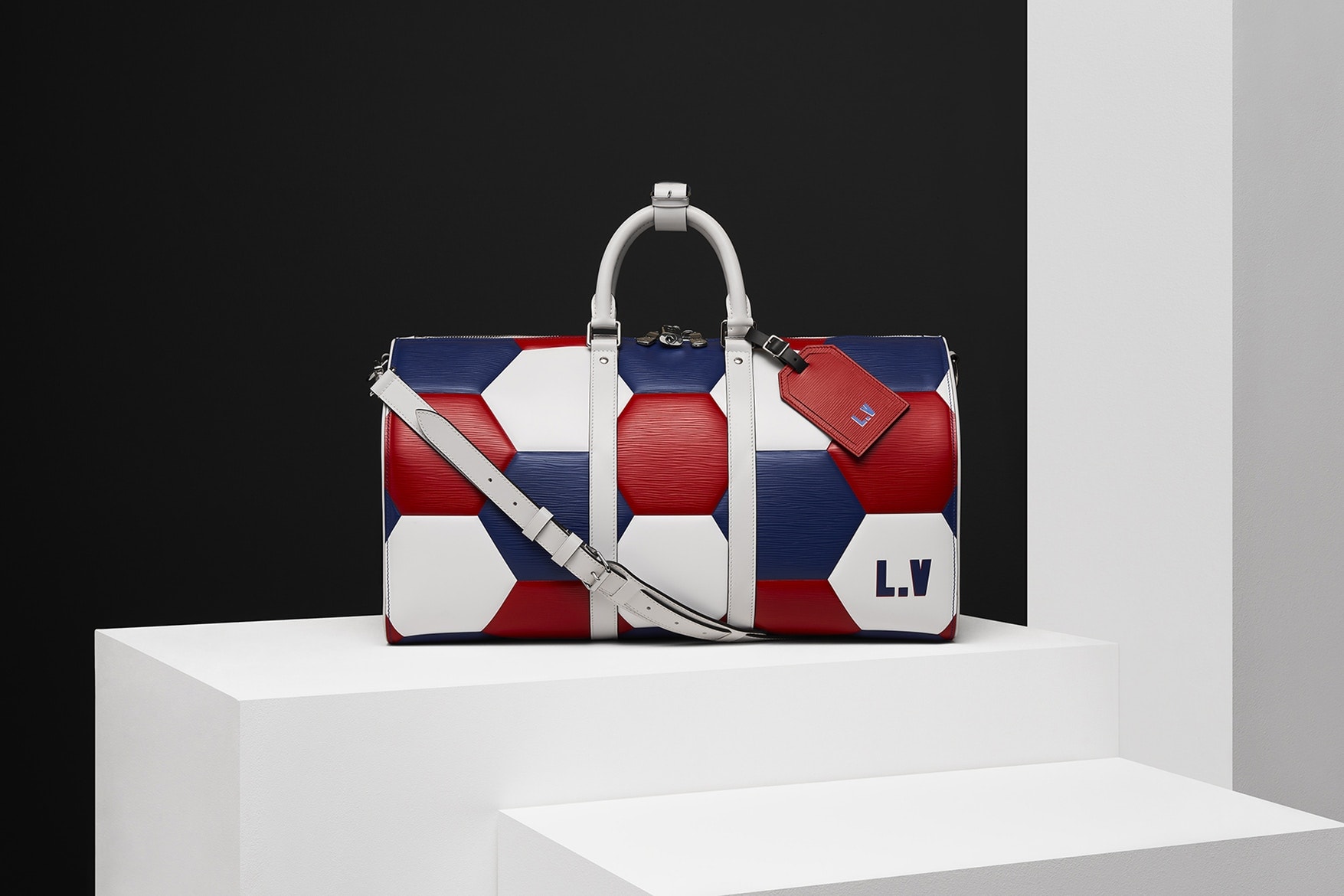 Louis Vuitton 與 FIFA 推出 2018 世界盃全新皮具系列