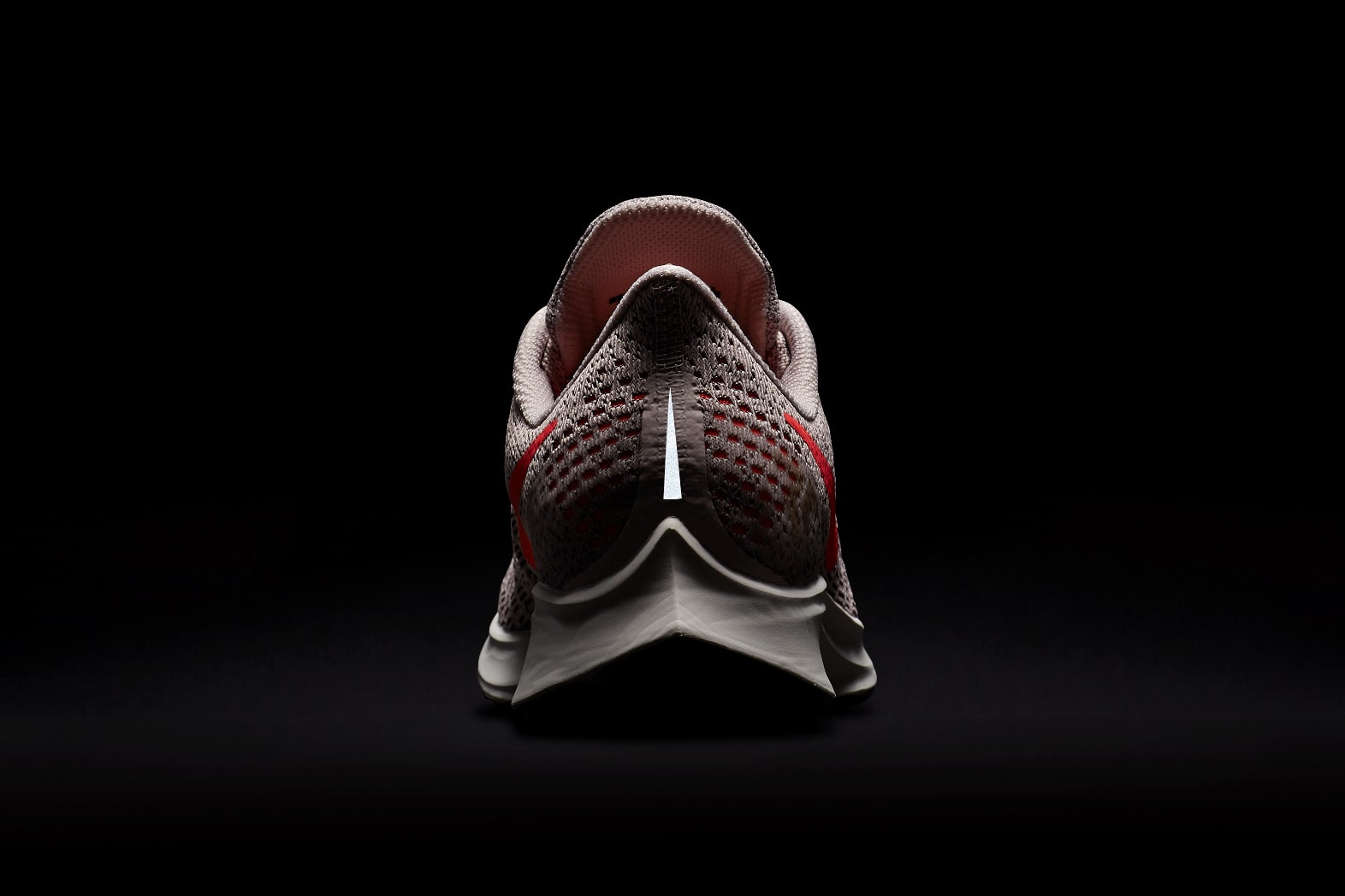 Nike 推出全新跑鞋 Air Zoom Pegasus 36