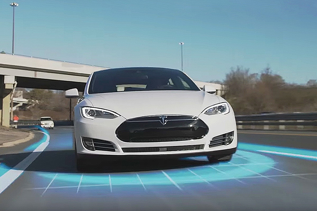 Elon Musk 宣佈 Tesla 將在八月迎來自動駕駛功能更新